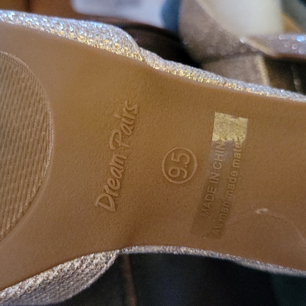 Dream Pairs Chunkle gold glitter low block 3" heel sandals ankle strap 9.5 NEW… - Picture 10 of 12